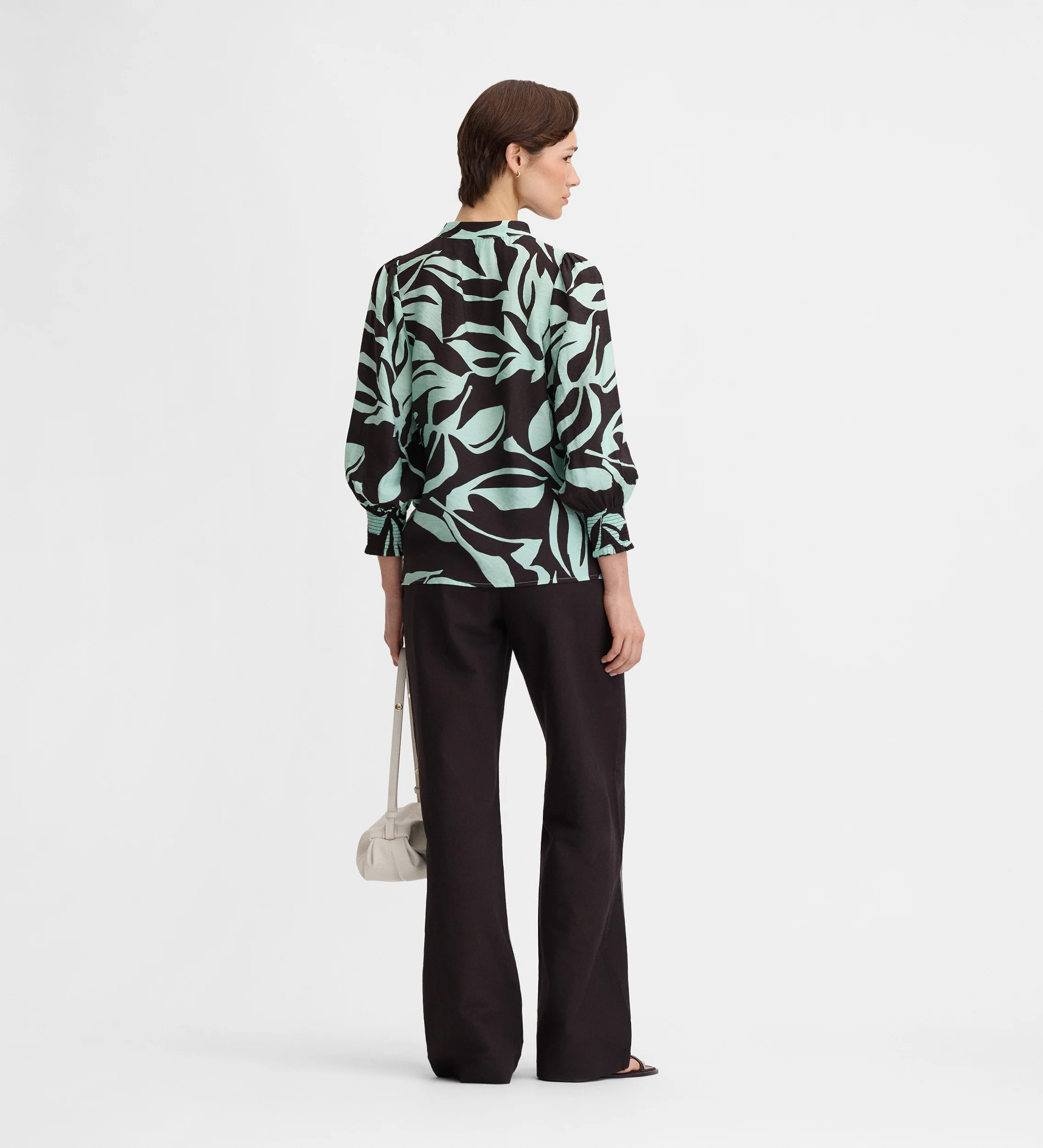 Blusa estampada bicolor - Image 5