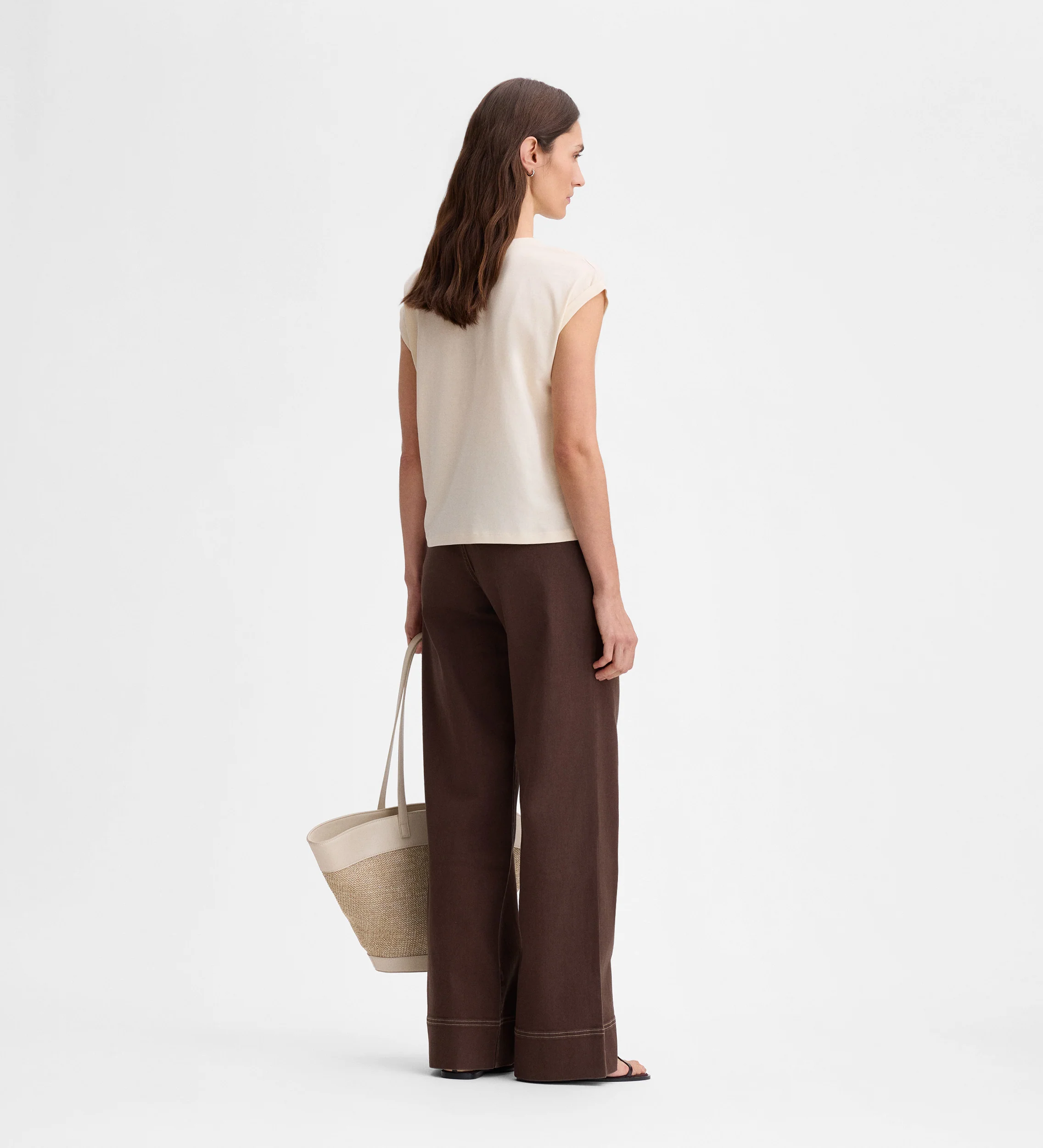 Camiseta con bordado - Image 4