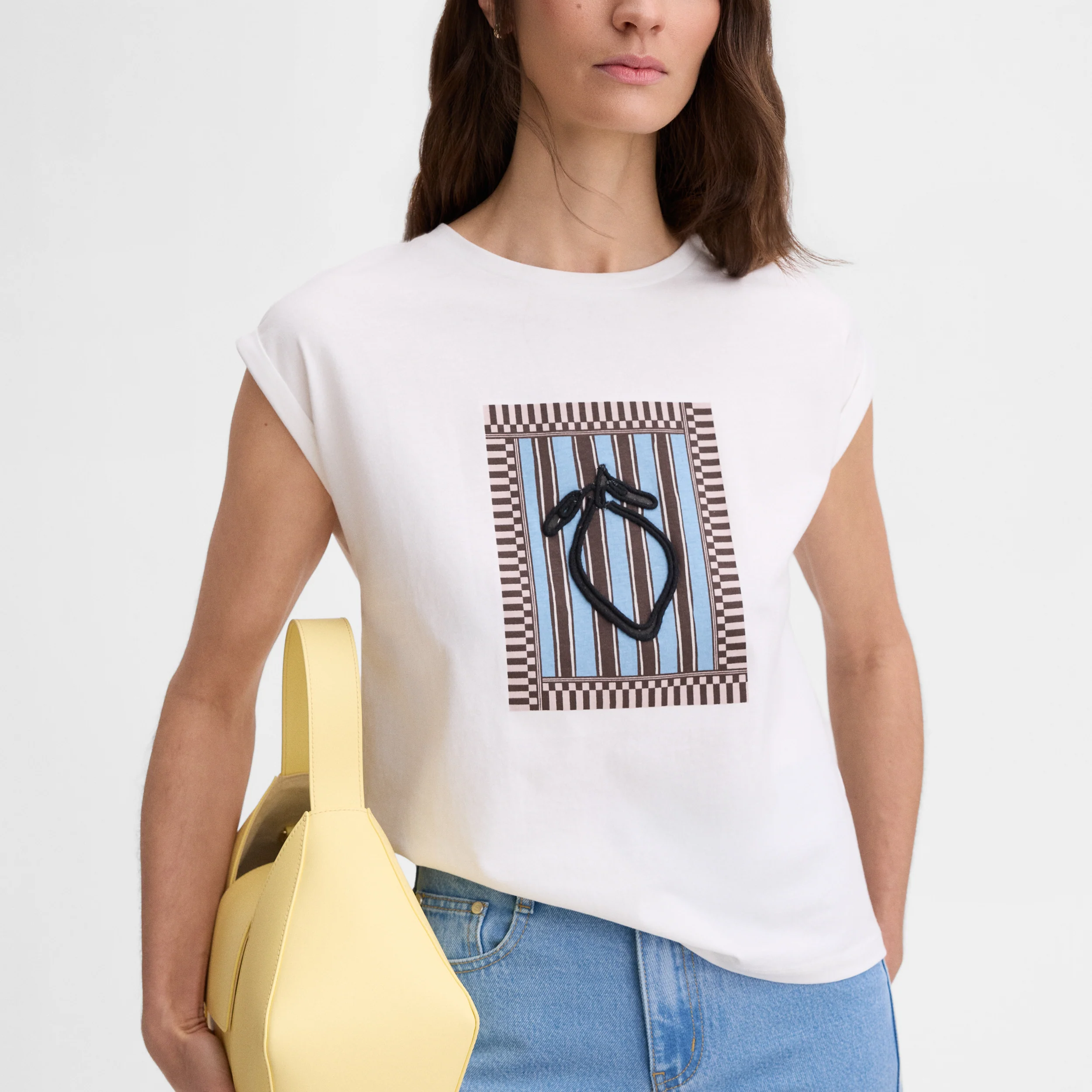 Camiseta con bordado - Image 4