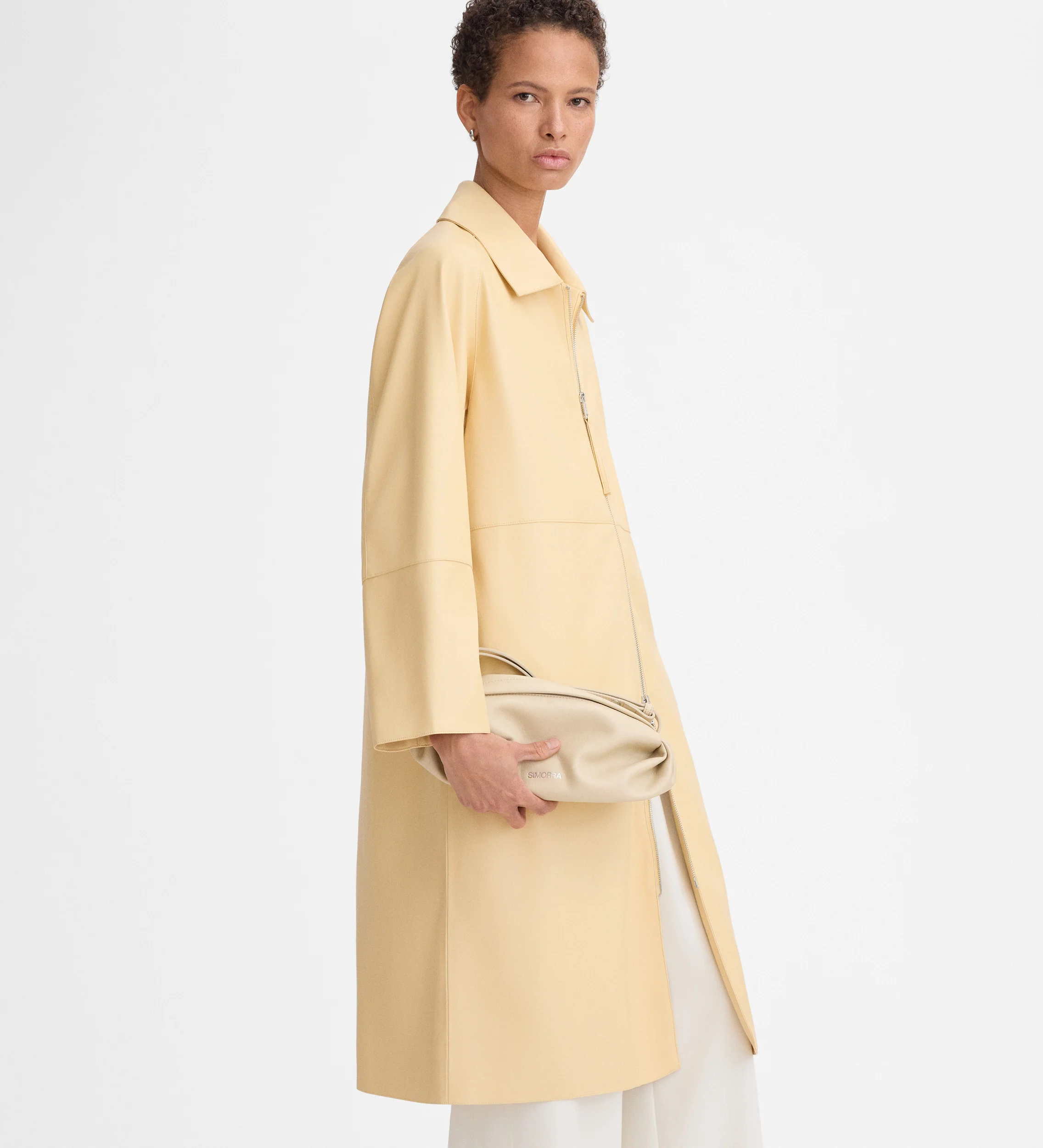 Gabardina piel vegana - Image 3