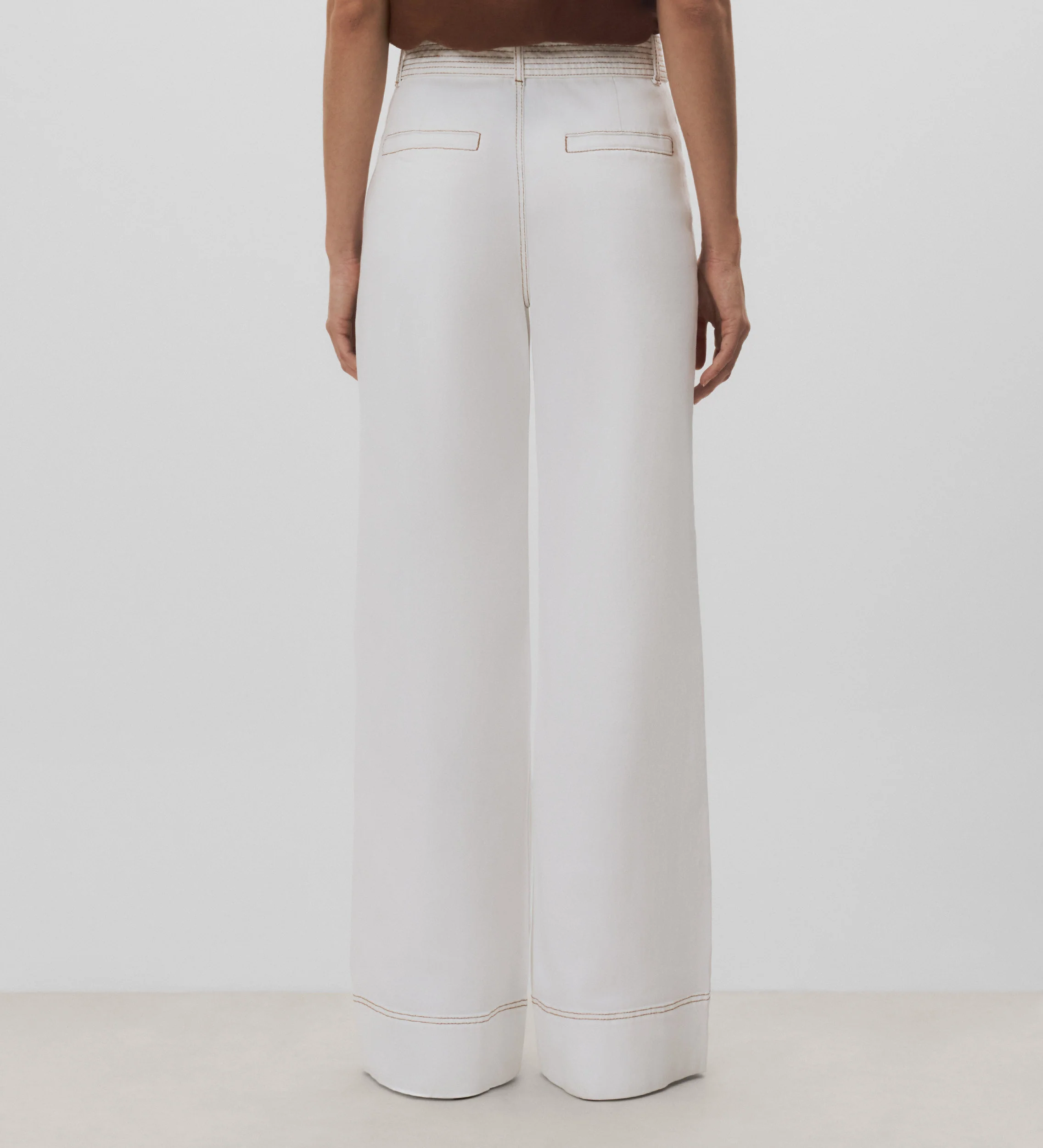 Pantalón denim pespuntes - Image 4