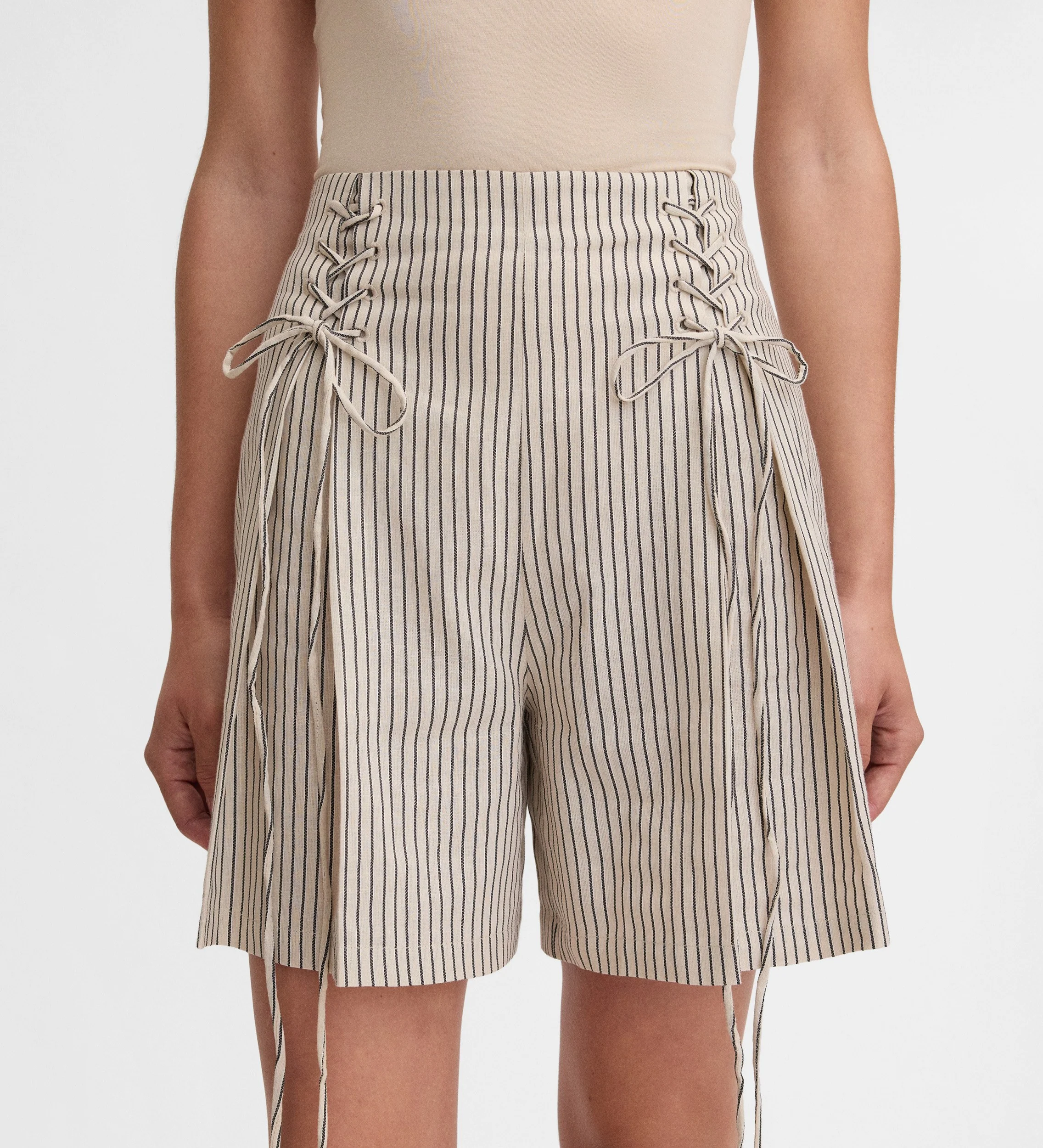 Short lazadas estampado - Image 4