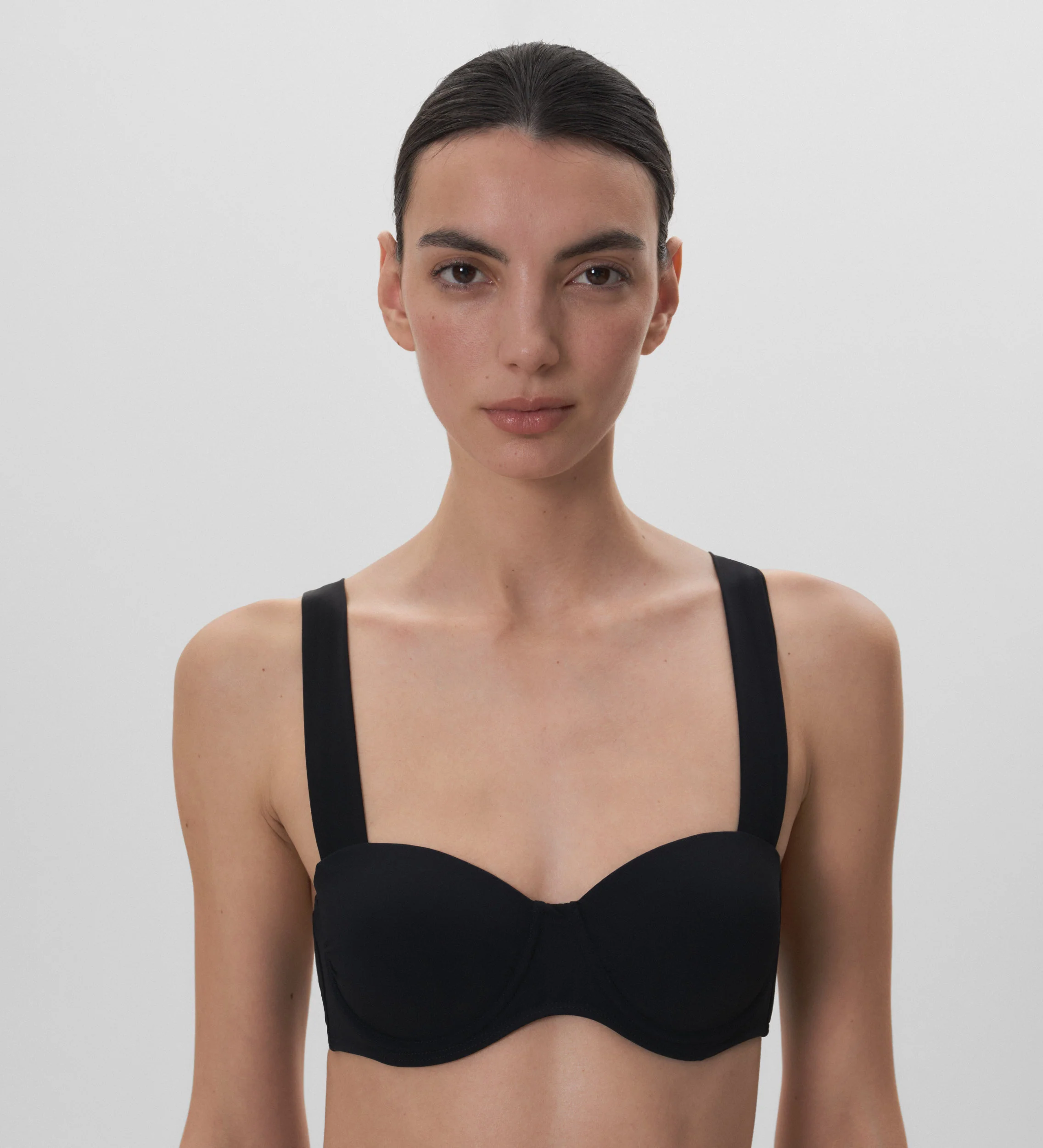 Top de bikini conformado - Image 3